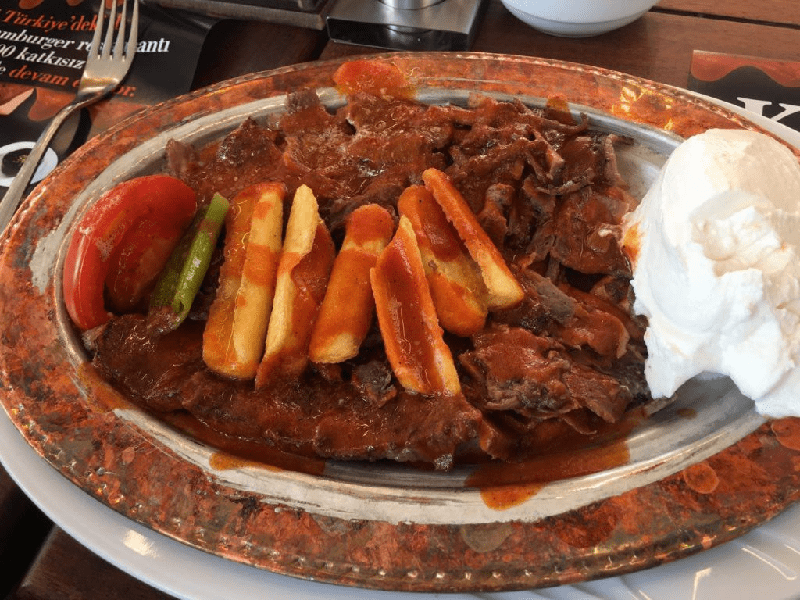 غذاهای پرطرفدار ترکیه ای اسکندر کباب